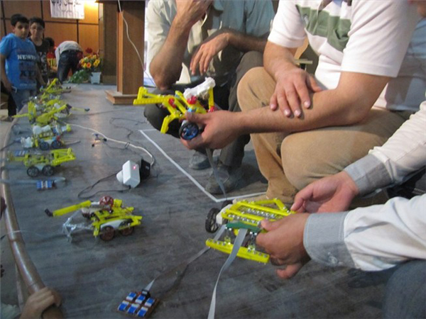 مسابقات رباتیک دانش آموزی